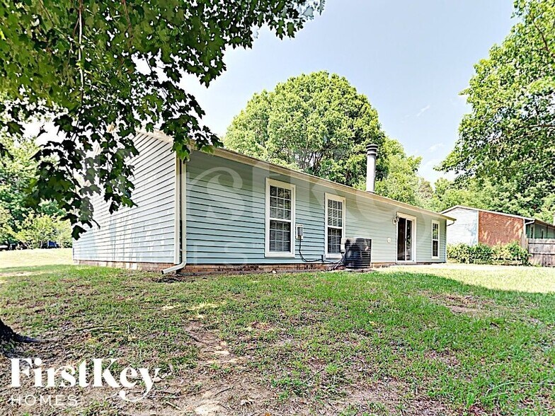 Building Photo - 6417 Pineburr Ct