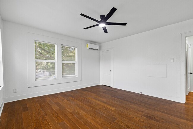 Building Photo - 912 N Windomere Ave