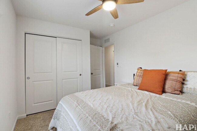 Building Photo - 6740 Linden Trl