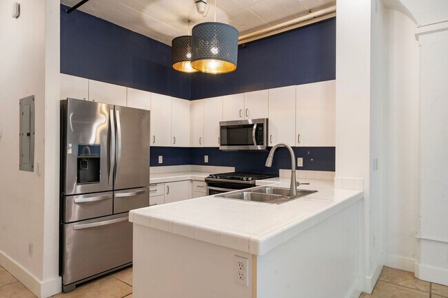 Building Photo - North Park Lofts - Historic Pearl District Warehouse Studio w/parking/most utilities/private balc...