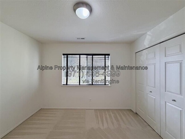 Building Photo - 4143 NW Meisner Dr