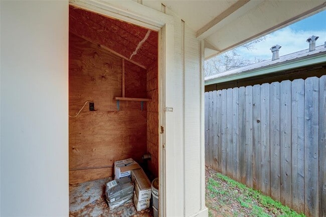 Building Photo - 2701 St Edwards Cir