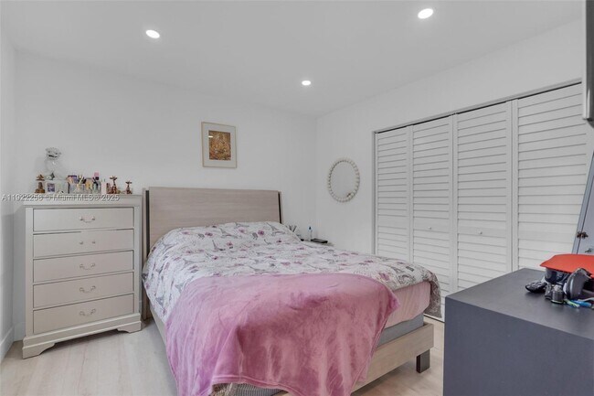 Building Photo - 15452 SW 50th Terrace