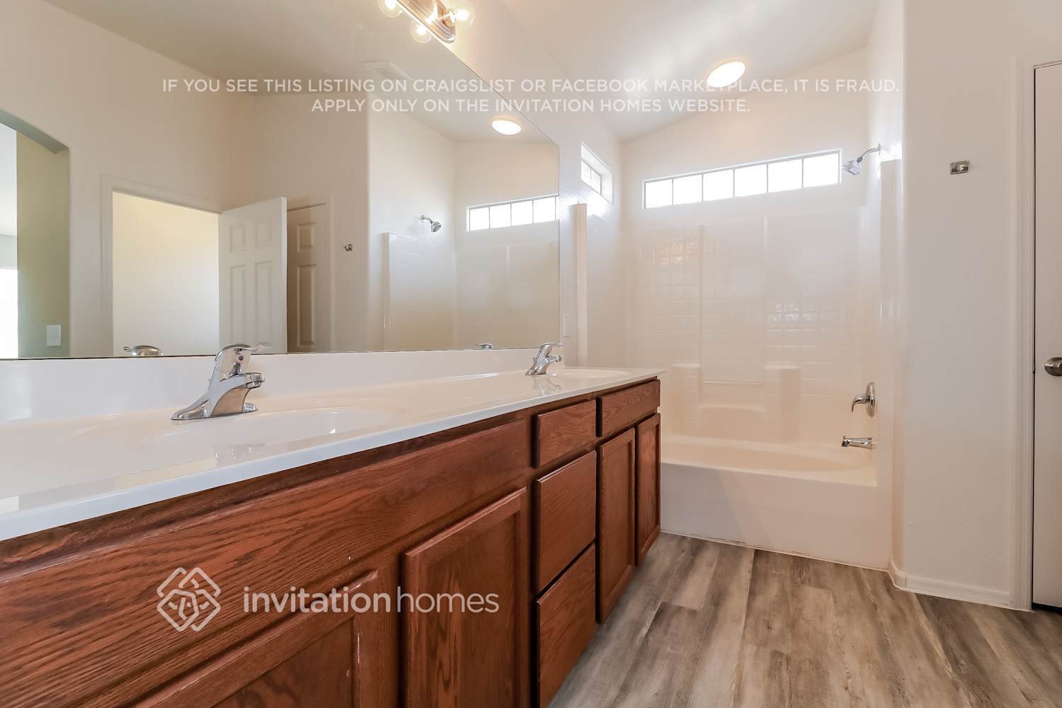 Building Photo - 25842 W Gibson Ln