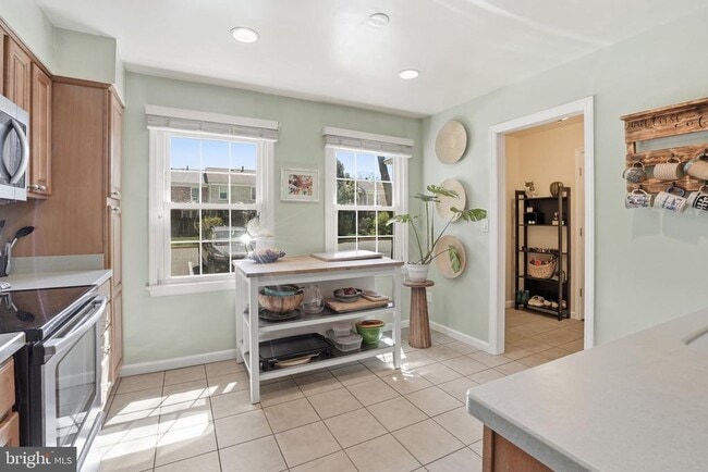 Building Photo - 9100 Omar Ct