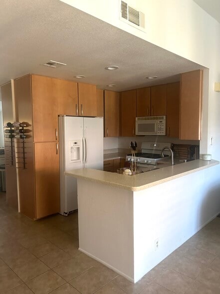Building Photo - 31200 Landau Blvd