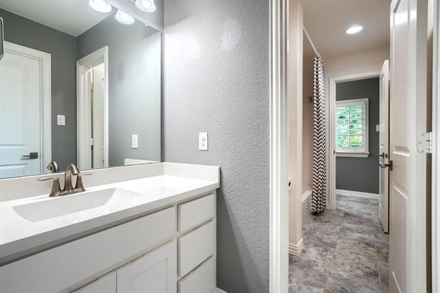 Building Photo - 1208 Damsel Caitlyn Dr