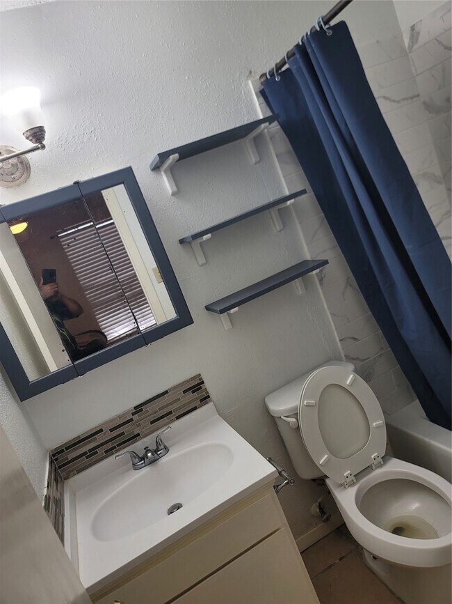 Building Photo - 12615 Brookglade Cir