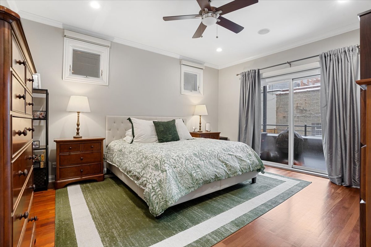 Building Photo - 1018 N Hermitage Ave