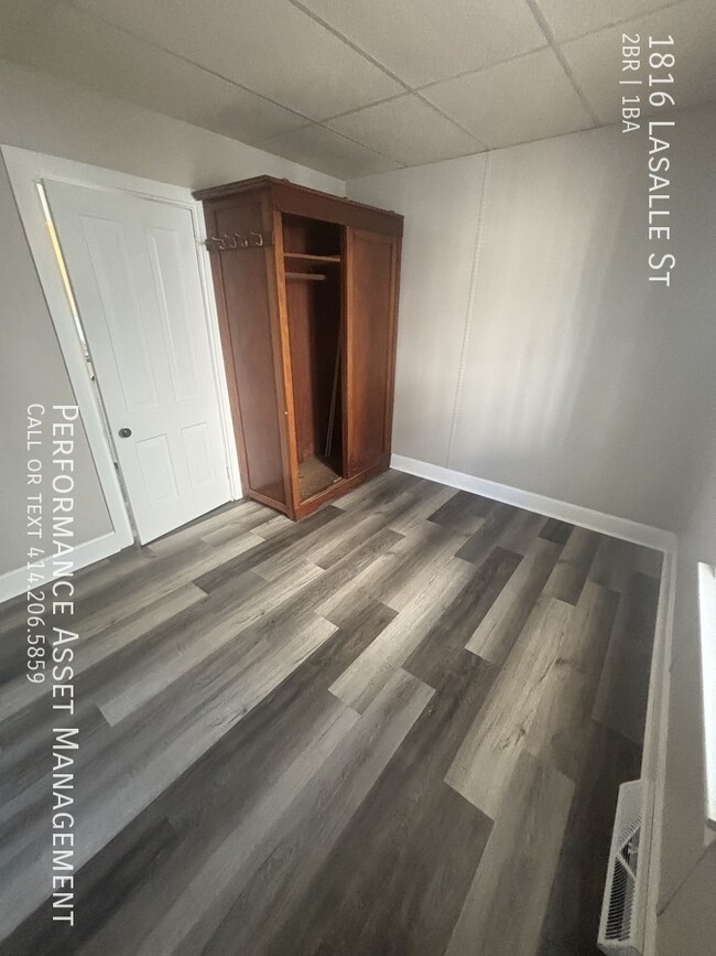 Building Photo - Newly Remodeled 2 Bed 1 Bath Lower