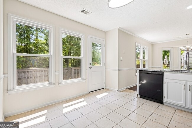Building Photo - 7973 Woodlake Dr