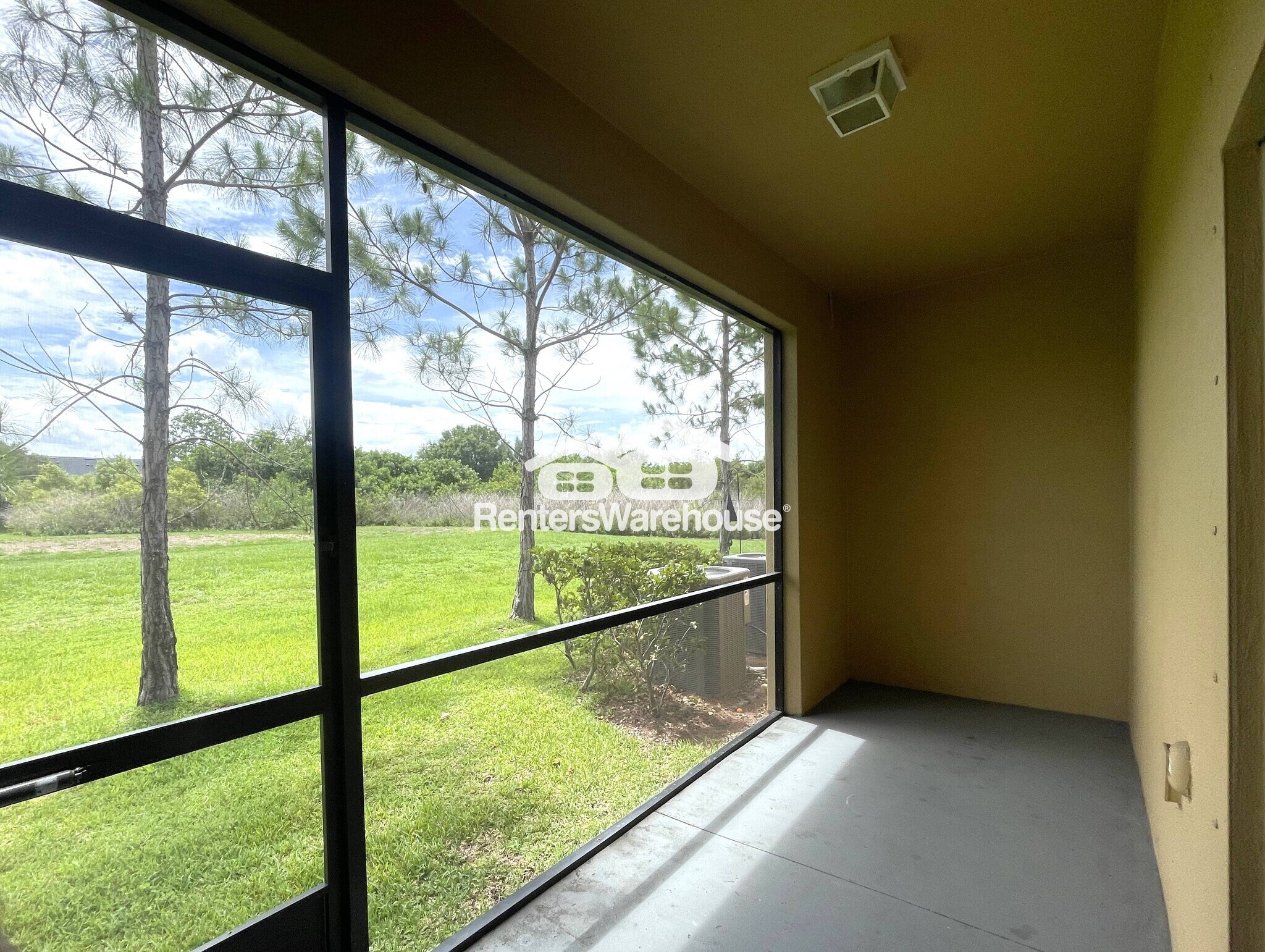 Building Photo - 12942 Utopia Gdns Wy