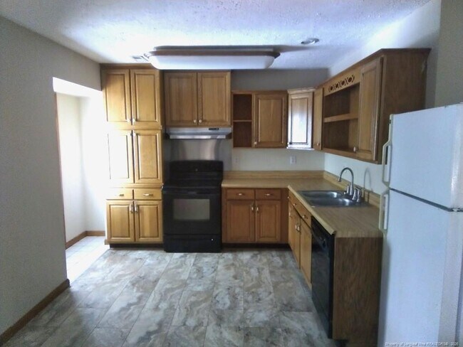 Building Photo - 611 Drypoint Ln