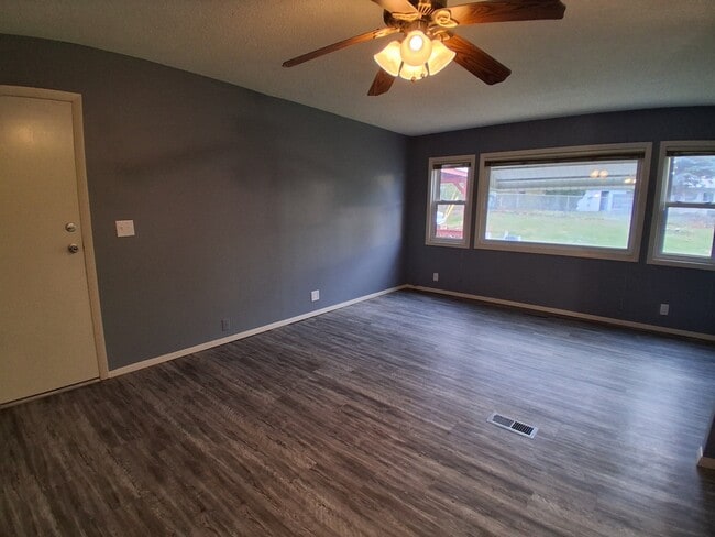 Building Photo - 924 Sunset Rdg