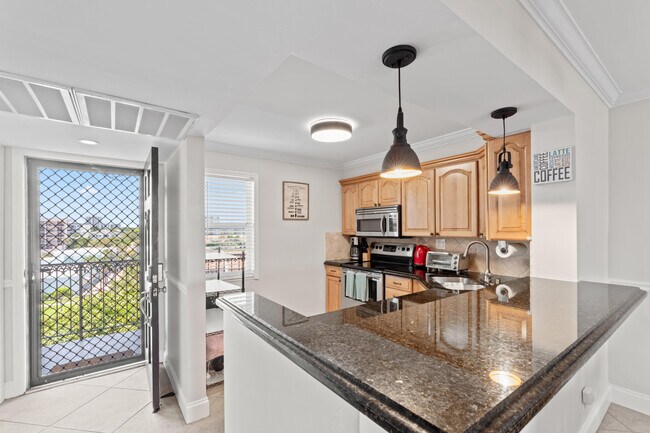 Building Photo - 2871 N Ocean Blvd