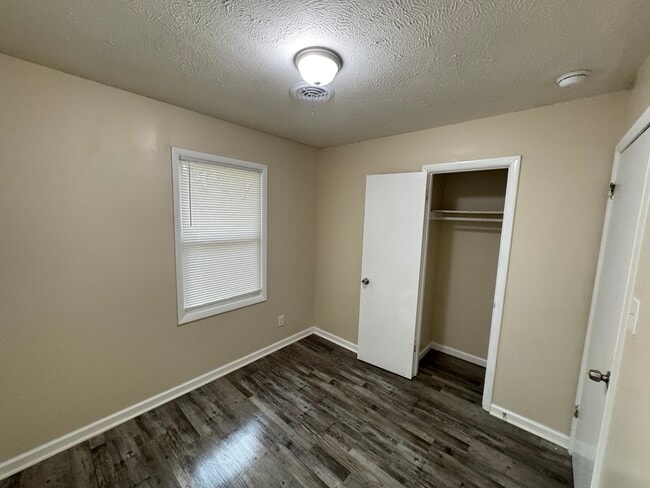 Building Photo - 110 Whispering Pines Terrace