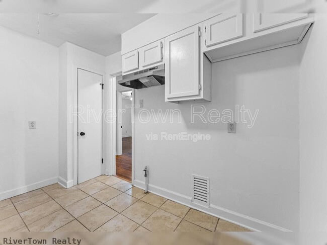 Building Photo - 810 Indian Dr