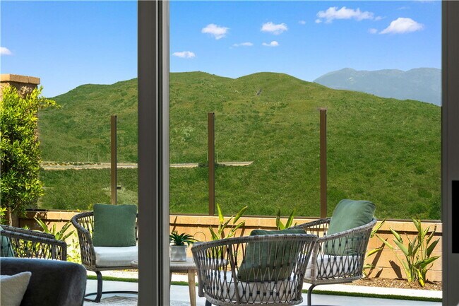 Building Photo - 122 Mossvine