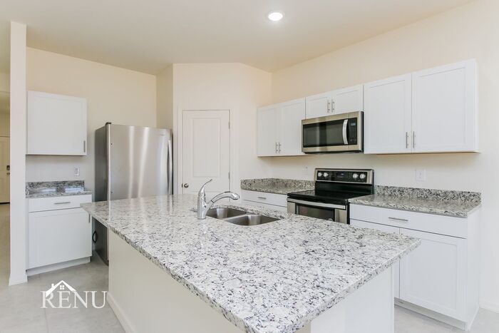 Building Photo - 35396 W San Capistrano Ave