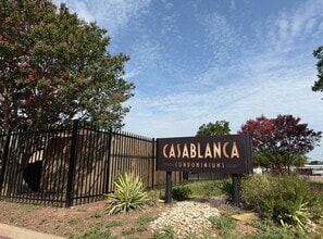 Building Photo - Spacious 2-Bed, 2.5-Bath Townhome in the B...