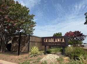 Building Photo - Spacious 2-Bed, 2.5-Bath Townhome in the B...