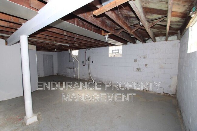 Building Photo - 3970 Roswell Ave