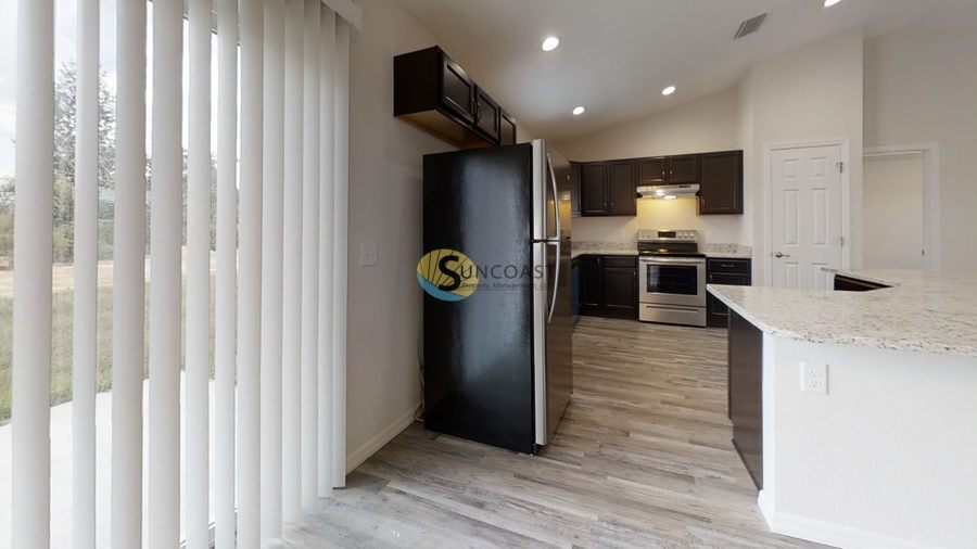 Building Photo - 20241 Peachland Blvd