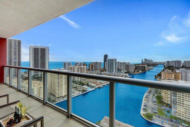 Building Photo - 2602 E Hallandale Beach Blvd