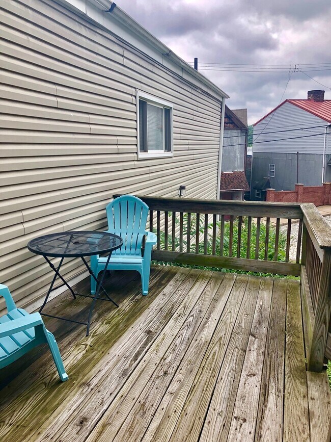 Building Photo - 32 Wyoming St