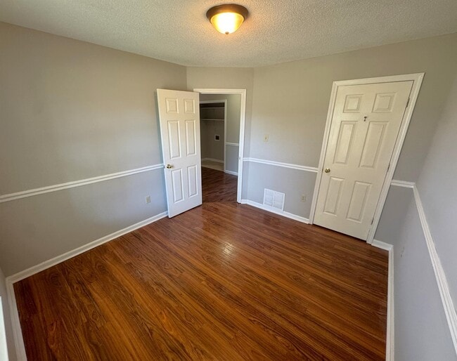 Building Photo - 5376 Ragan Ridge Dr