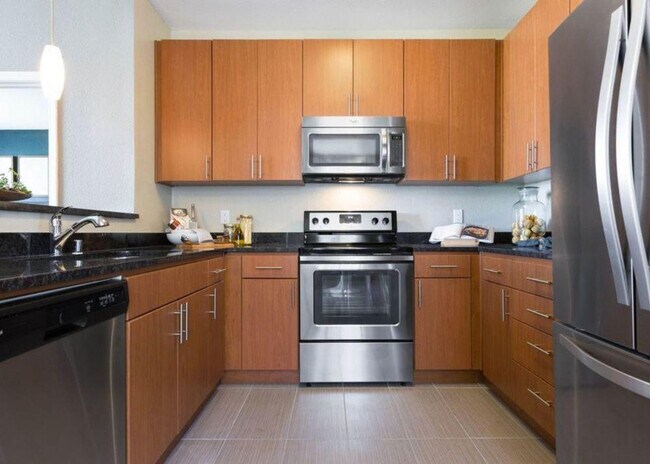 Building Photo - 2205 Bridgepointe Pkwy