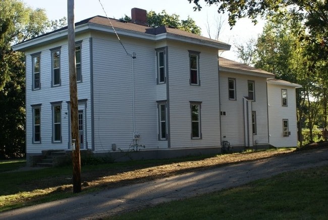 Building Photo - 140 S Prince St