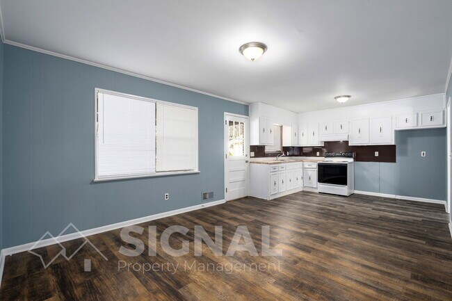 Building Photo - 1228 Huffman Rd