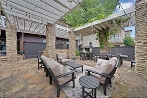 Building Photo - 5926 Sandhurst Ln