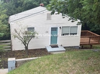 Building Photo - Two Bedroom Home in City of Salem