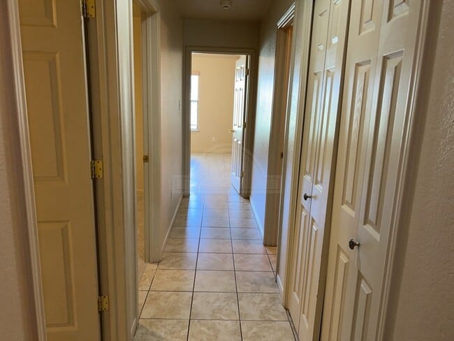 Building Photo - 1503 Nicholas Cir