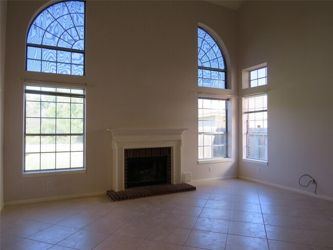Building Photo - 2302 Plantation Bend Dr