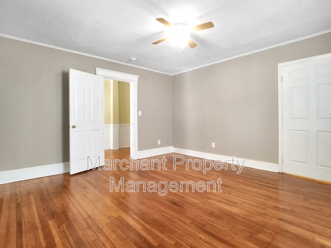 Building Photo - 522 Perry Ave