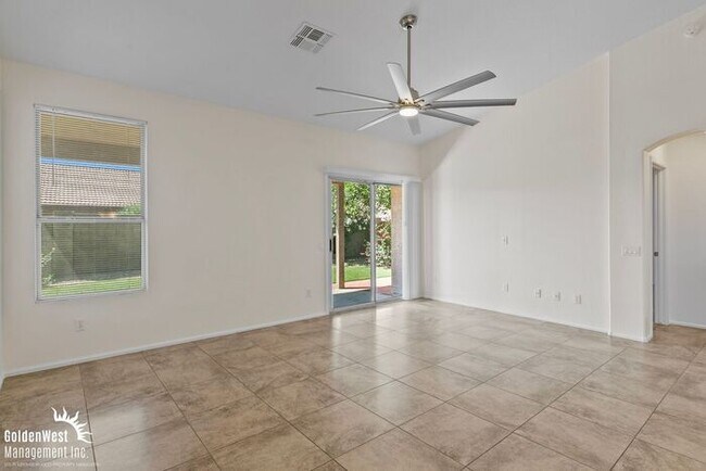 Building Photo - Charming 3Bdm 2Ba Home with Private Backyard!