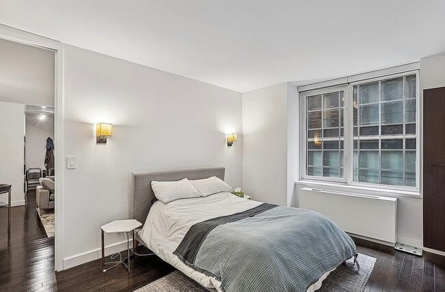 Building Photo - 161 W 61st St