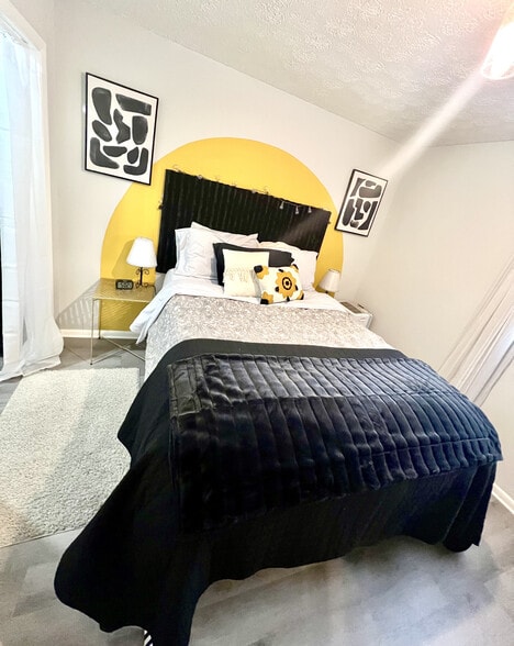 Building Photo - 1812 Kent St