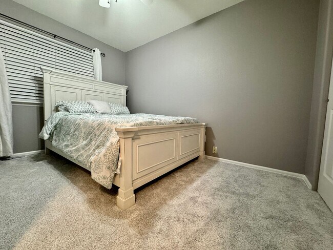 Building Photo - Beautifully Remodeled 3 Bed/3 Bath Home in Stetson Hills