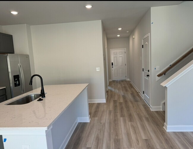 Building Photo - 106 Millbrook Dr
