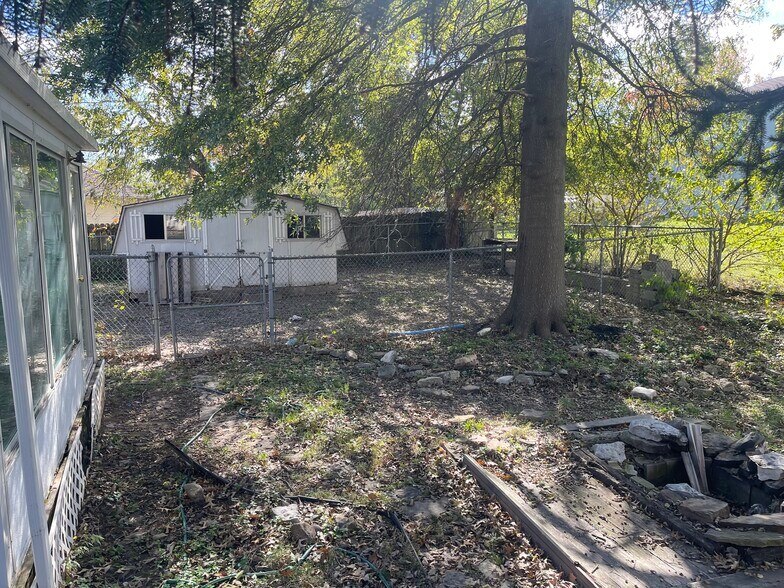 Building Photo - 317 S Market St