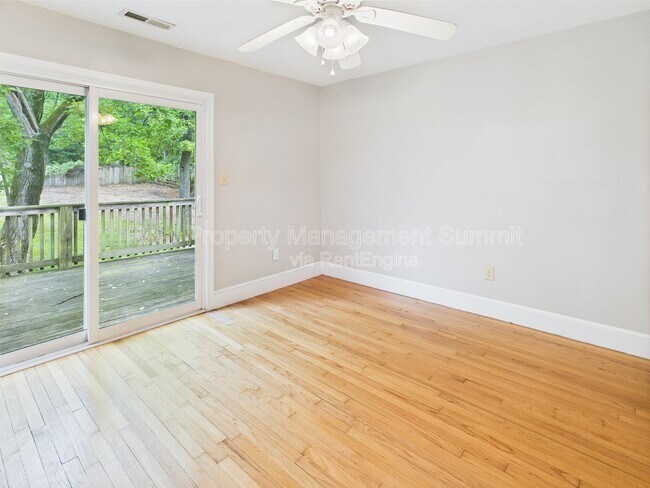 Building Photo - 1036 Albemarle Ave