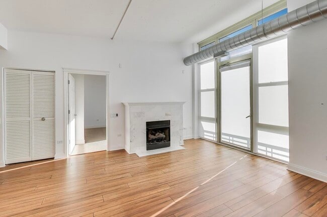 Building Photo - 1001 W Madison St