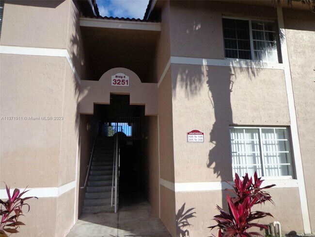 Primary Photo - 3251 Sabal Palm Manor