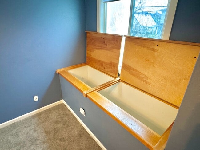 Building Photo - Boise Neighborhood 2-Story with A/C, Attached Garage, Fenced Backyard