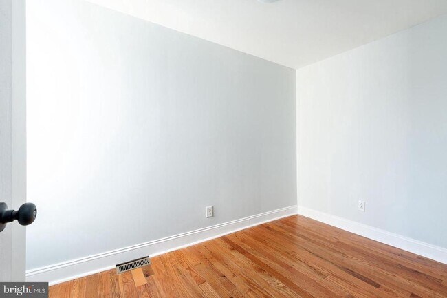 Building Photo - 3033 Coral St