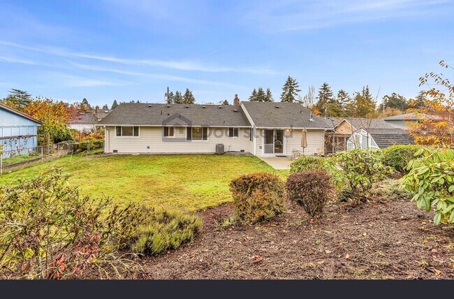 Building Photo - Beautiful Family Home in Tacoma!